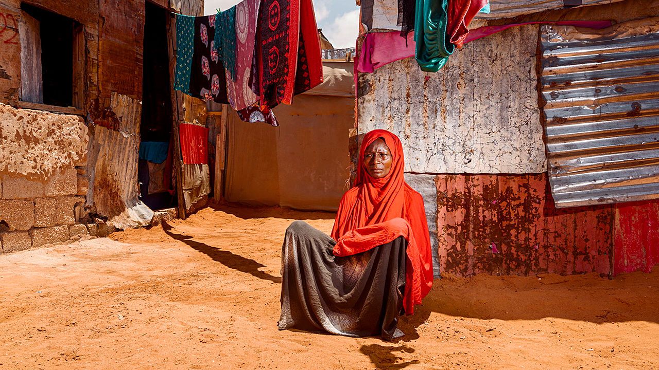 A Somalian woman at the roadside